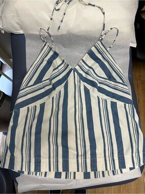 Universal Threads. XXL Striped V-Neck Strap Tank Top - Blue & White NWOT